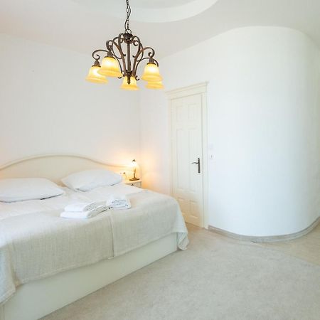 Columbus Ustka - Marynarki Polskiej 2 Bed and Breakfast Eksteriør billede